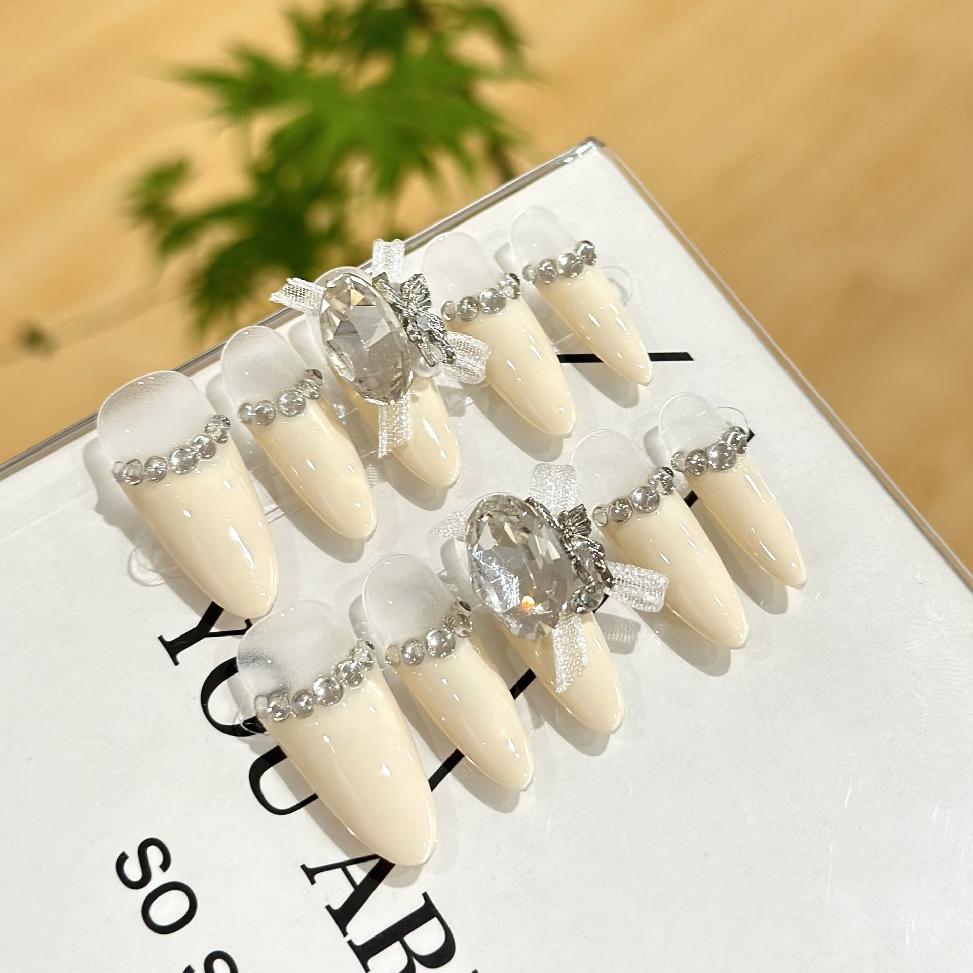 #040 ViVagg Press on nails Pure hand-worn nail white Fumei French gentle lovely high-grade manicure removable phototherapy nail sticker finished product