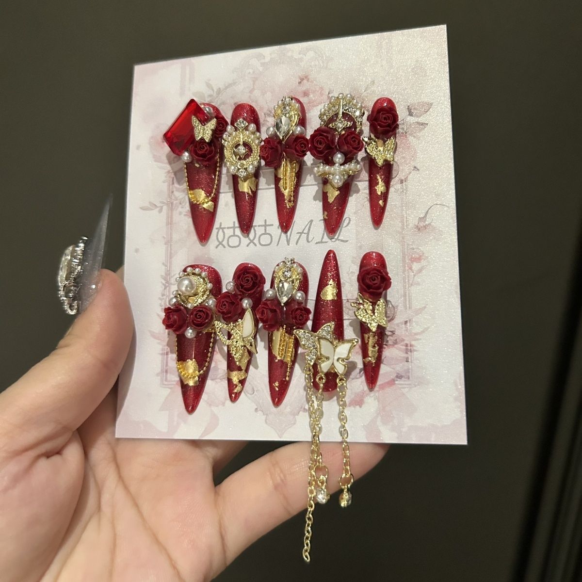 #084 ViVagg Press on nails Handmade nail art A New Year Red nail art Butterfly wearing gold foil background antique nail art